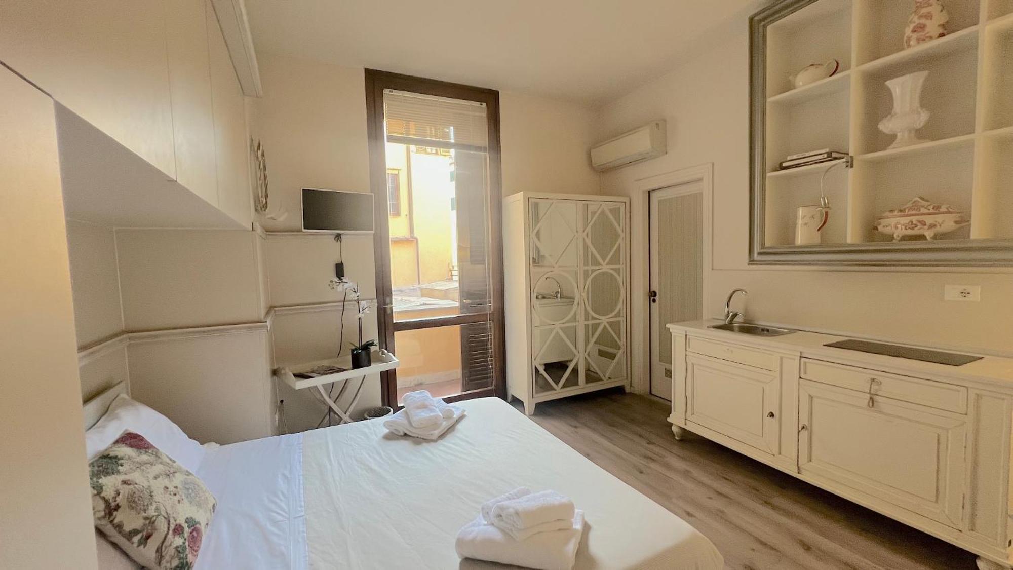 Charming Studio Next To The Duomo Florence Exterior photo