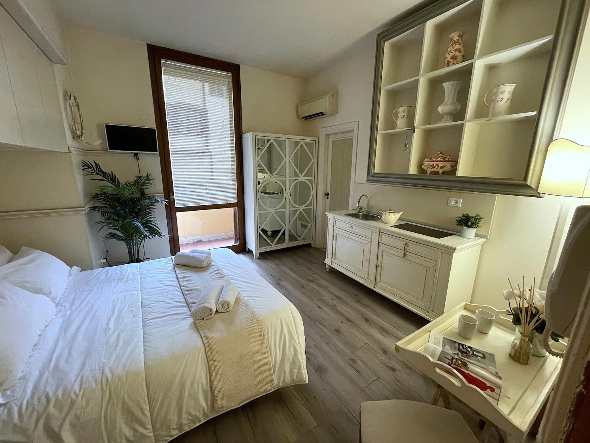 Charming Studio Next To The Duomo Florence Exterior photo